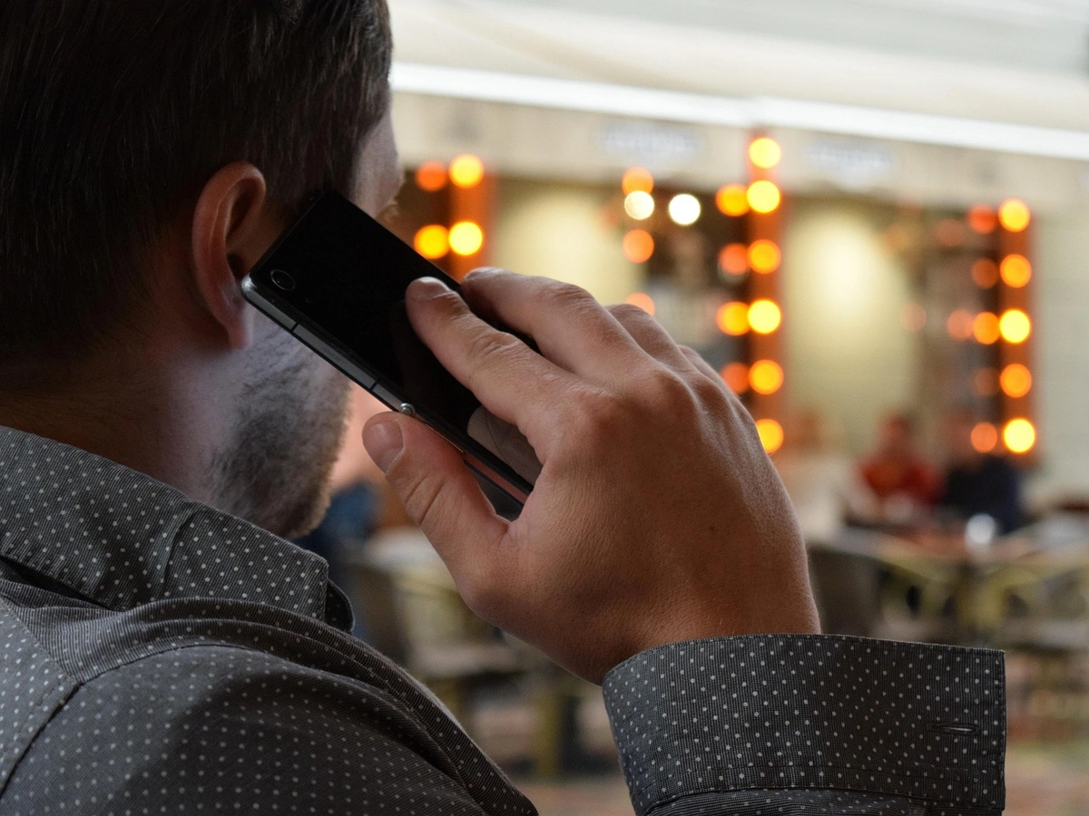 Bakıda telefonla sürətlə danışan şəxs 1200 manat cərimələndi