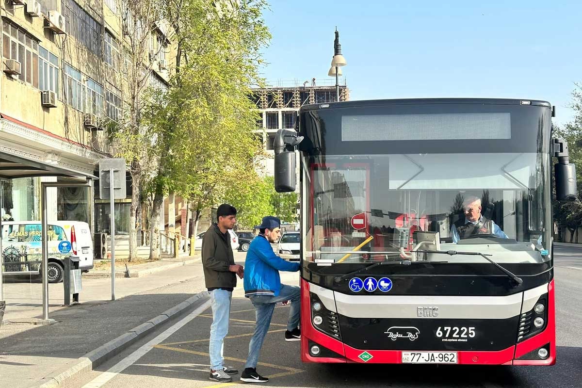 156 və 156A marşrutlarında gedişhaqqı 50 qəpik oldu: yeni müasir avtobuslar gəlir