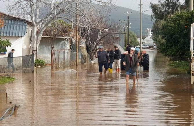 Antalyada güclü leysan yağışları selə səbəb oldu — Demre rayonunda ciddi ziyan qeydə alındı